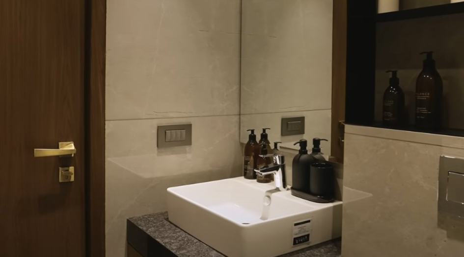 Purva-Clermont-Show-Flat-Master-Bathroom